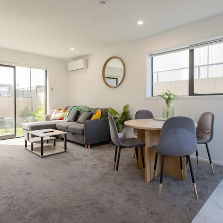 Luxury 2 Bedroom Townhouse By Hagley Park In Cbd Christchurch Eksteriør bilde