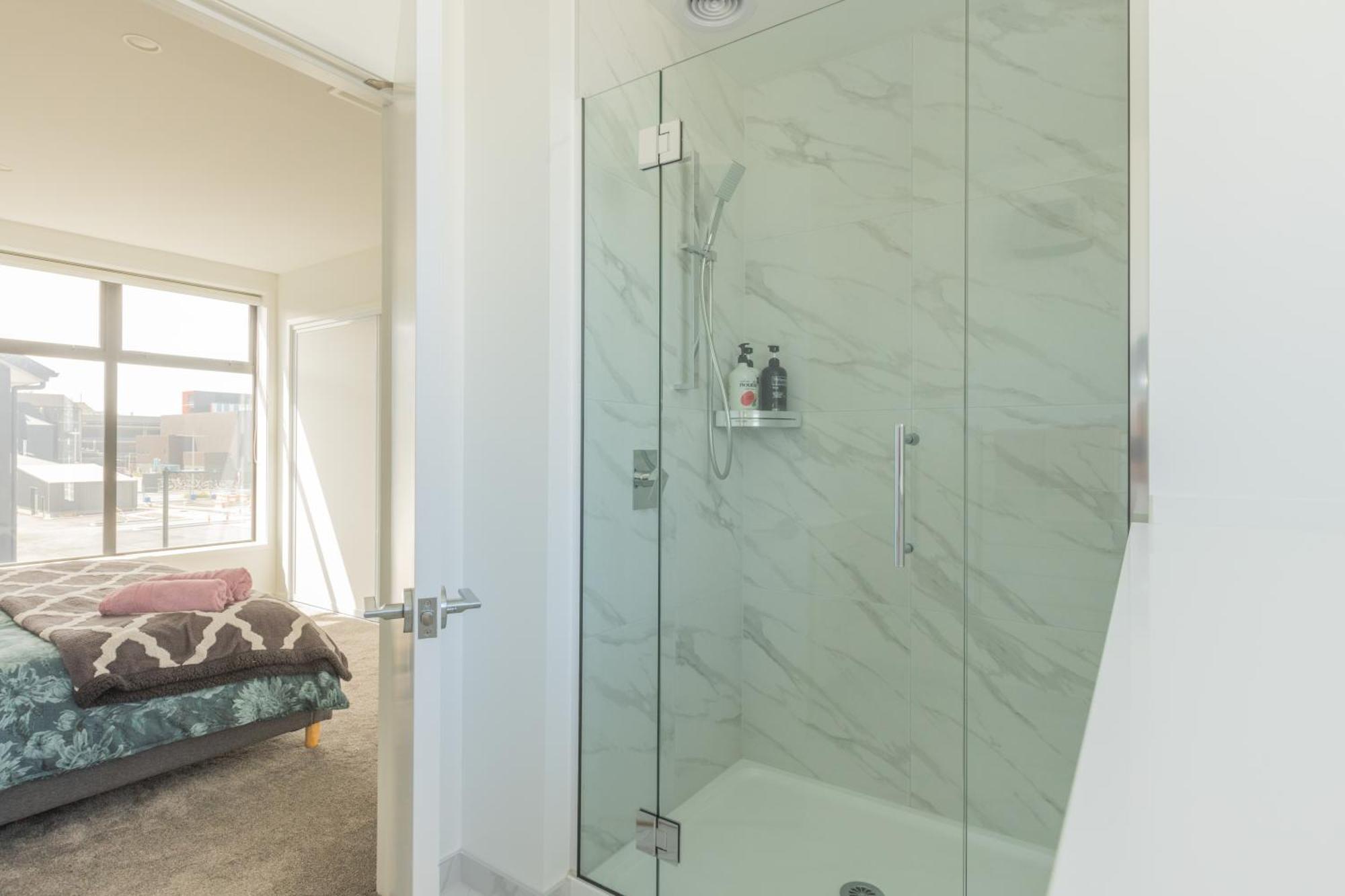 Luxury 2 Bedroom Townhouse By Hagley Park In Cbd Christchurch Eksteriør bilde
