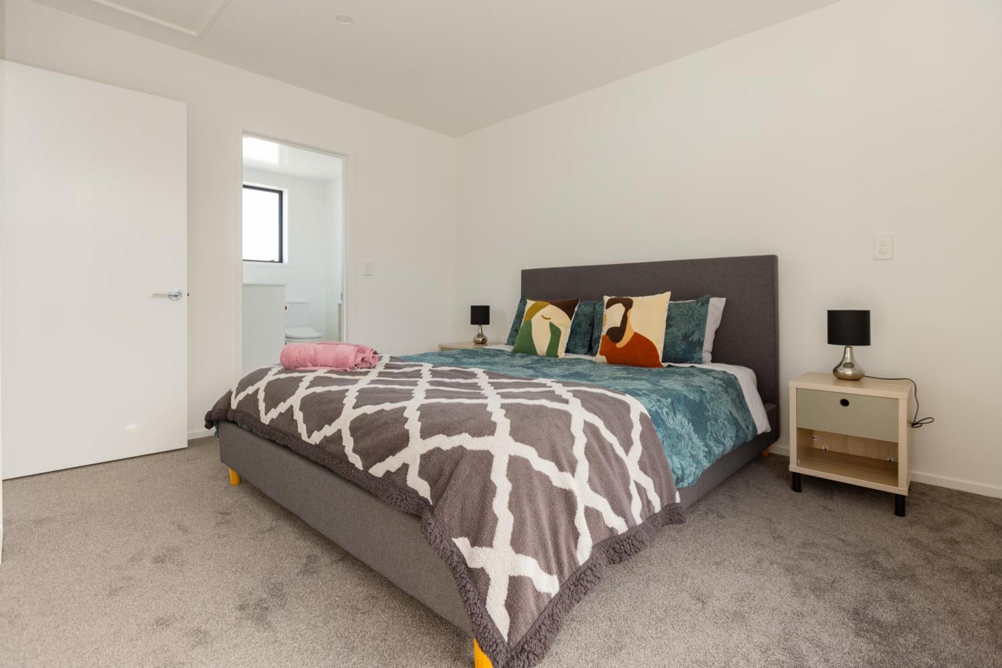 Luxury 2 Bedroom Townhouse By Hagley Park In Cbd Christchurch Eksteriør bilde