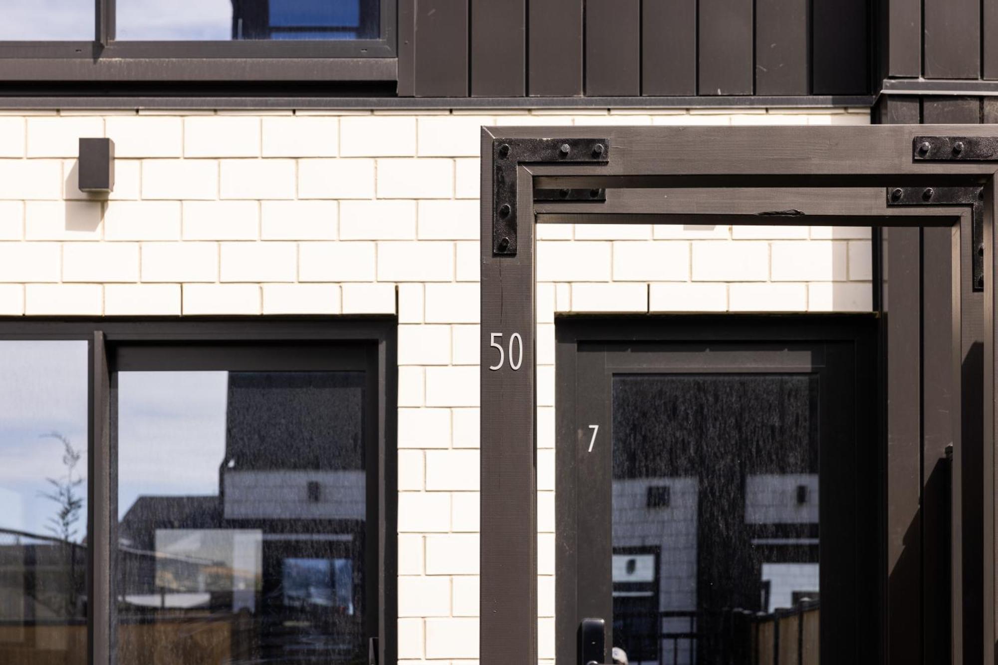 Luxury 2 Bedroom Townhouse By Hagley Park In Cbd Christchurch Eksteriør bilde